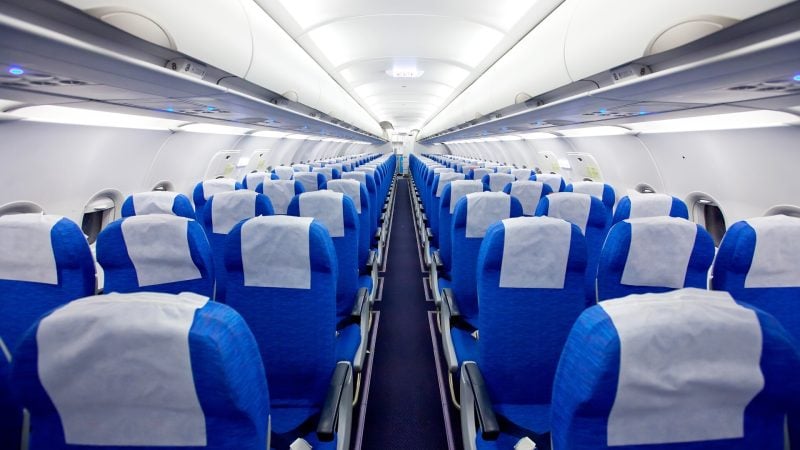 la-ce-foloseste-maneta-de-sub-scaunul-din-avion:-nu-e-doar-pentru-deblocare-in-caz-de-evacuare