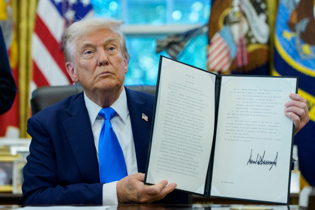trump-a-semnat-un-ordin-executiv-ce-protejeaza-banii-proveniti-din-petrolul-venezuelean