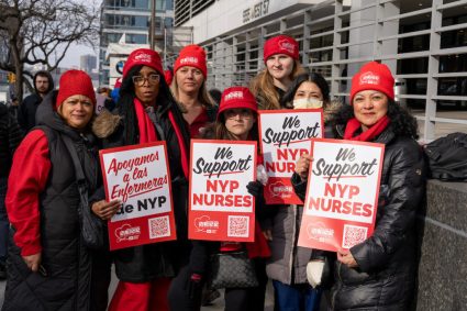 new-york-/-15.000-de-asistenti-medicali-ameninta-cu-o-greva-uriasa,-ce-ar-paraliza-spitalele