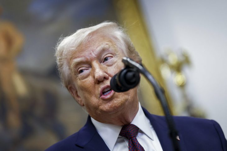 trump-ameninta-ca-orice-tara-care-face-afaceri-cu-iranul-va-fi-supusa-unei-taxe-vamale-de-25%