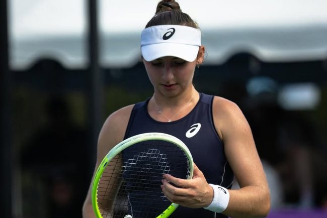 mary-stoiana-e-noua-senzatie-de-la-australian-open.-tatal-ei-e-roman,-dar-ea-joaca-pentru-sua