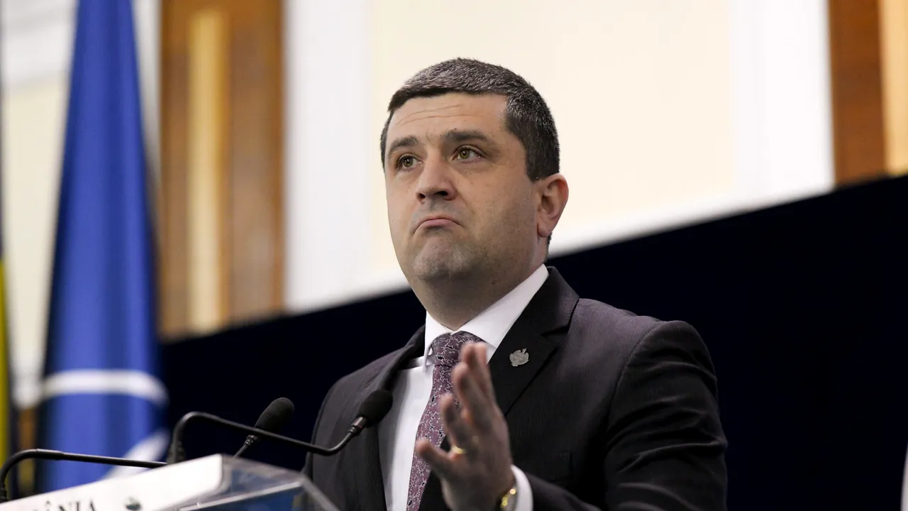miruta-revine-si-spune-ca-nu-a-zis-ca-romania-ar-putea-sa-trimita-trupe-in-groenlanda:-este-o-dezinformare-/-ieri-spunea:-decizia-se-va-lua-in-csat
