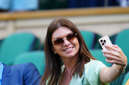 simona-halep-nu-l-a-uitat-pe-barbatul-care-i-a-fost-alaturi-in-loja-regala