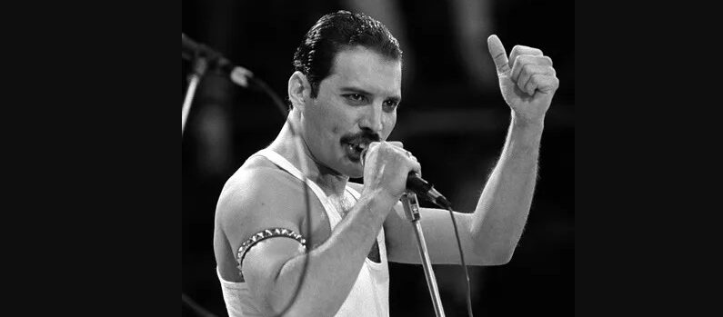 fiica-secreta-a-lui-freddie-mercury-s-a-stins-din-viata-la-doar-48-de-ani