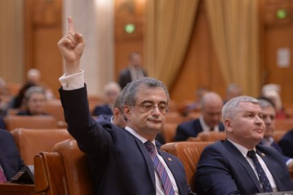 parlamentar:-sper-ca-toti-judecatorii-ccr-vor-veni-la-munca-vineri,-un-nou-blocaj-va-trebui-discutat-foarte-serios