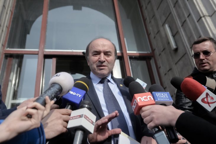 tudorel-toader,-reactie-la-amanarea-ccr:-este-un-cumul-de-factori.-legea-prezinta-o-deosebita-importanta