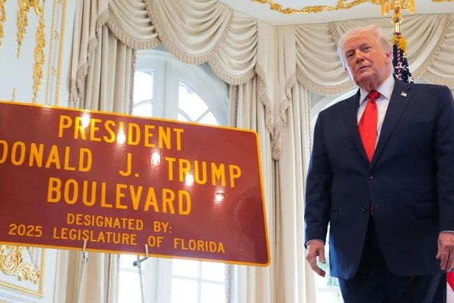 cultul-personalitatii-ia-amploare-in-sua-bulevardul-donald-j.-trump-a-fost-inaugurat-chiar-de-insusi-liderul-suprem-de-la-casa-alba