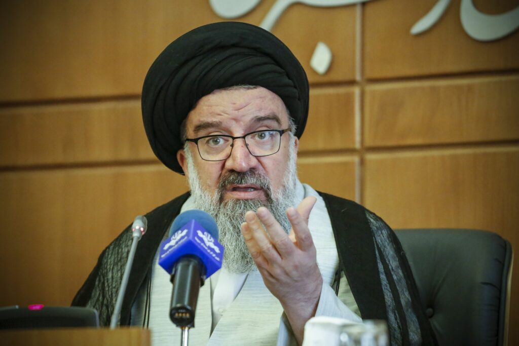 in-timp-ce-protestele-din-iran-par-sa-se-stinga,-un-cleric-radical-cere-executii-si-il-ameninta-pe-trump
