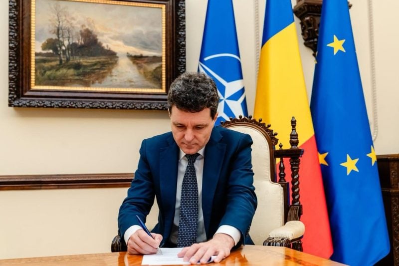 in-ce-situatii-pot-fi-inregistrati-cetatenii.-nicusor-dan-a-promulgat-legea-camerelor-portabile-pentru-politia-locala
