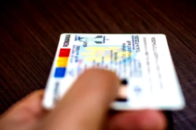 cand-dispar-vechile-buletine.-aglomeratie-pentru-eliberarea-cartilor-de-identitate-electronice