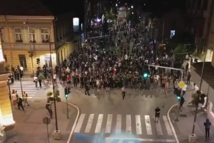 protestele-studentilor-se-extind-in-serbia:-presiuni-pentru-alegeri-anticipate