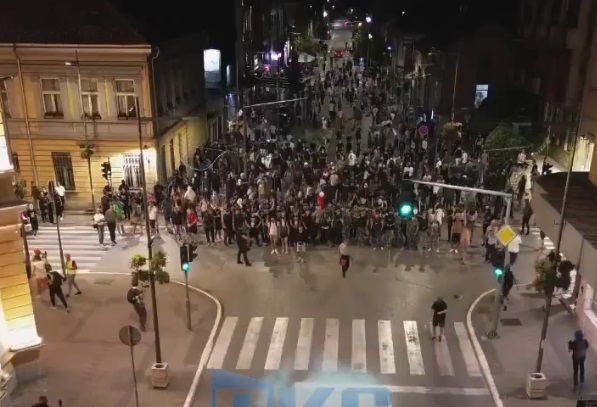 protestele-studentilor-se-extind-in-serbia:-presiuni-pentru-alegeri-anticipate