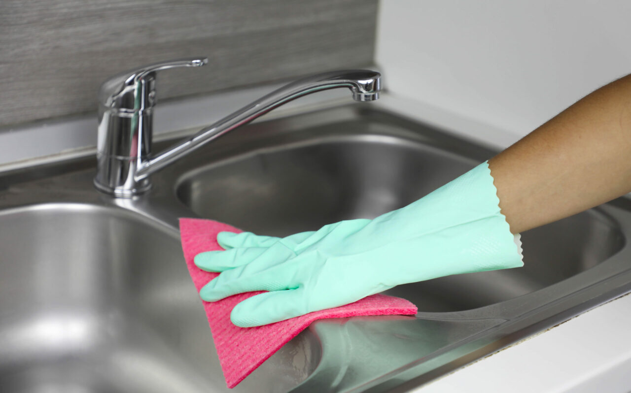 trucuri-si-solutii-ieftine-si-eficiente-pentru-intretinerea-instalatiilor-sanitare.-ce-recomanda-specialistii