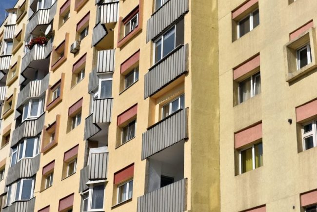 reparatii-la-bloc:-situatiile-in-care-asociatia-trebuie-sa-plateasca-sau-sa-ramburseze-banii-locatarilor