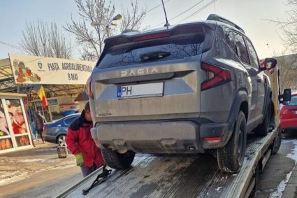 ce-a-patit-in-fata-blocului-cu-dacia-duster-un-sofer.-astazi-la-11-grade-s-a-cam-rupt-lantul-de-iubire