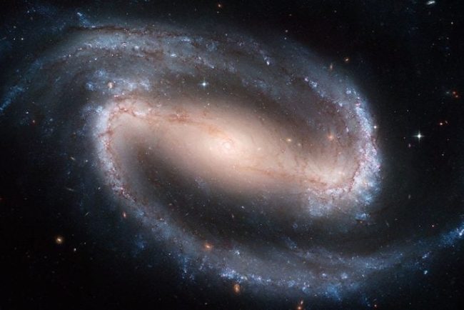 o-galaxie-cu-bara-in-centru,-vazuta-la-doar-2-miliarde-de-ani-dupa-big-bang,-schimba-ce-stiam-despre-cum-se-formeaza-galaxiile