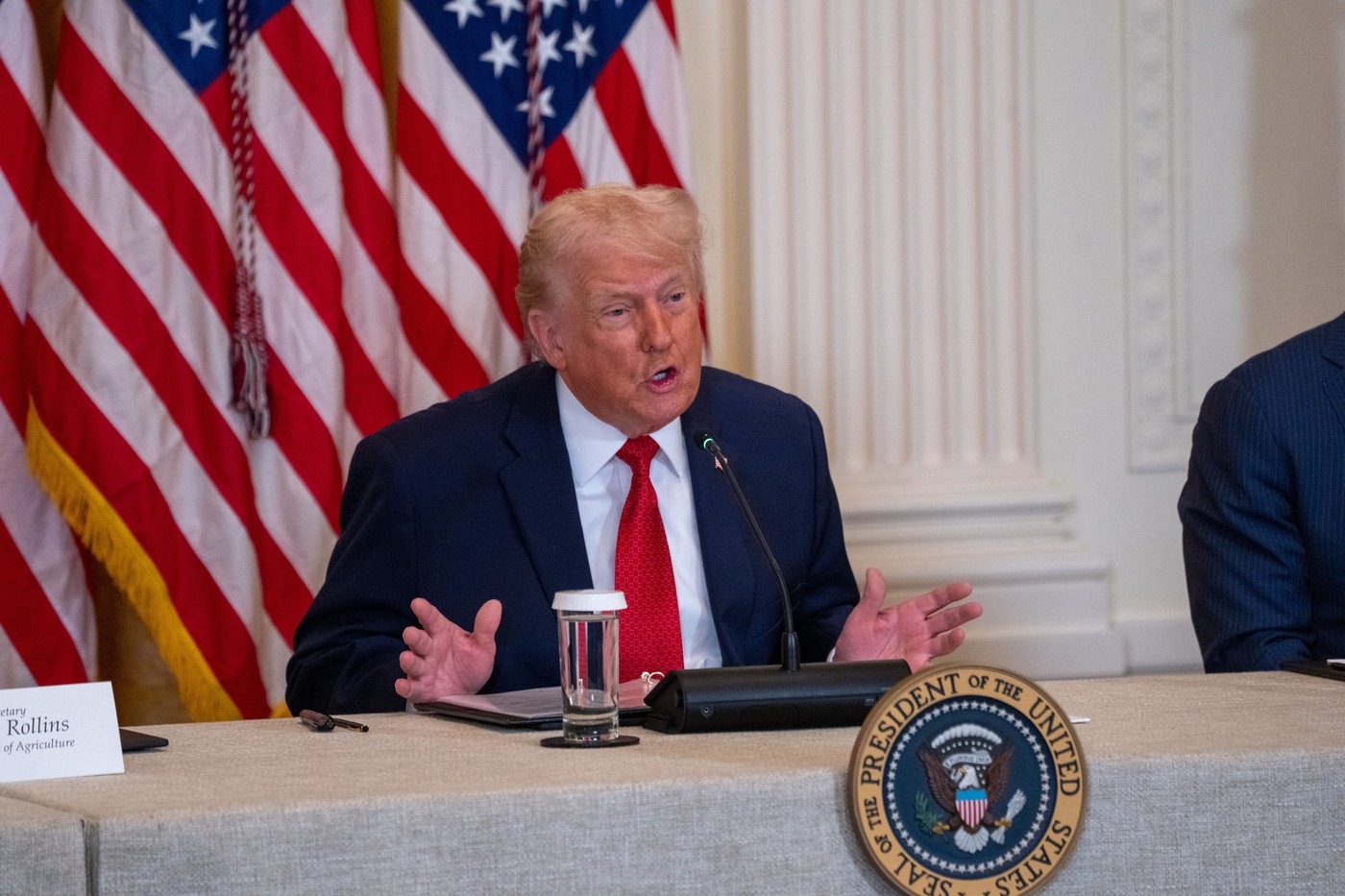 donald-trump-a-luat-decizia-in-cazul-disputei-care-tine-o-tara-intreaga-cu-sufletul-la-gura