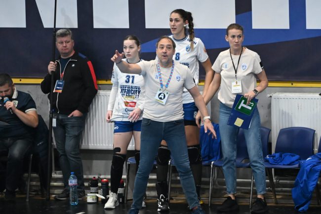 scmu-craiova-transfera-una-dintre-cele-mai-spectaculoase-handbaliste-din-europa.-golghetera-din-ungaria-vine-la-echipa-selectionerului-romaniei