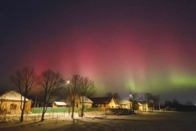spectacol-pe-cerul-noptii,-vazut-si-din-romania:-judetele-de-unde-s-a-vazut-aurora-boreala-in-tara-noastra-foto