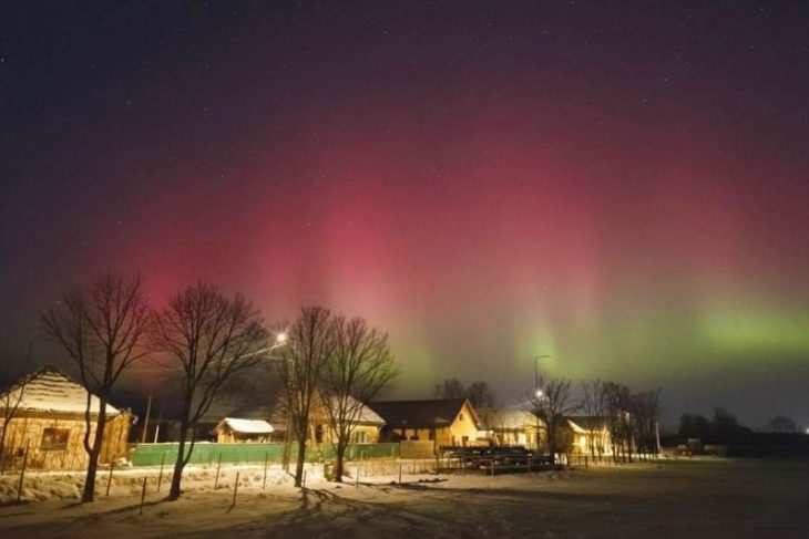 spectacol-pe-cerul-noptii,-vazut-si-din-romania:-judetele-de-unde-s-a-vazut-aurora-boreala-in-tara-noastra-foto