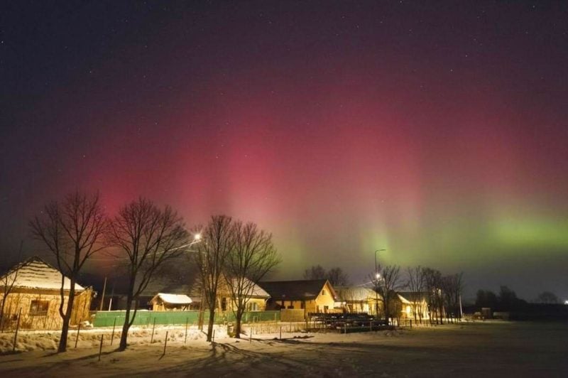 spectacol-pe-cerul-noptii,-vazut-si-din-romania:-judetele-de-unde-s-a-vazut-aurora-boreala-in-tara-noastra-foto