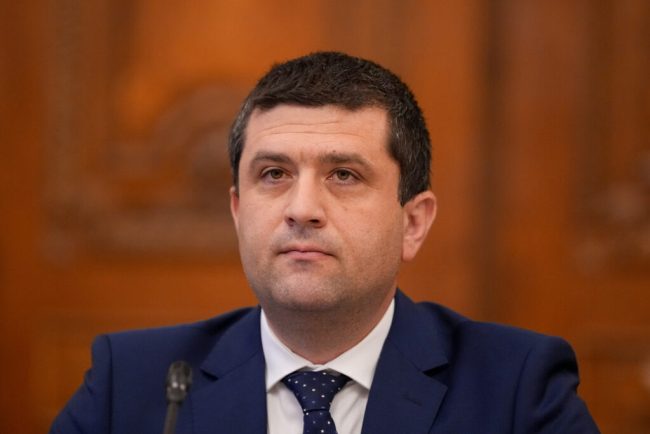 intalnire-intre-ministrul-apararii-si-ambasadorul-germaniei-la-bucuresti.-care-a-fost-agenda-discutiilor