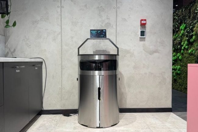 patru-cosuri-intr-unul-singur:-cosul-de-gunoi-cu-ai-care-sorteaza-automat-deseurile