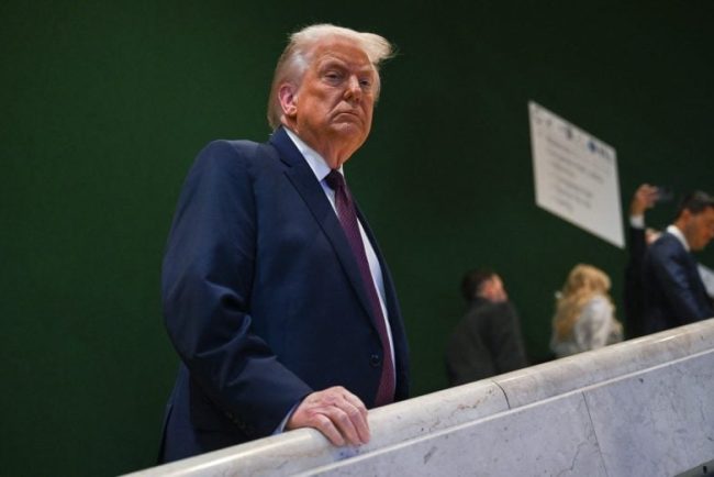 apar-noi-semne-de-intrebare-privind-sanatatea-lui-donald-trump.-vanataia-observata-la-davos-reaprinde-speculatiile