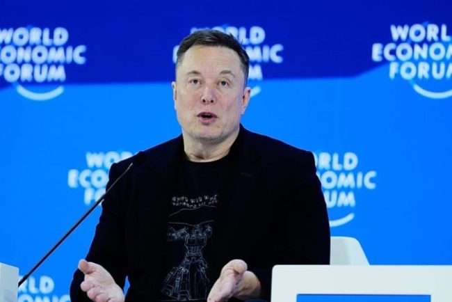 elon-musk-si-tinerete-fara-batranete:-debut-la-davos-si-predictia-unei-lumi-cu-mai-multi-roboti-decat-oameni