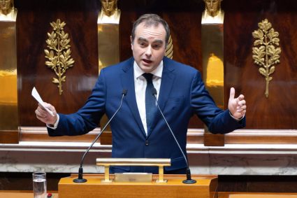 guvernul-frantei-trece-de-motiunile-de-neincredere-si-se-apropie-de-adoptarea-bugetului
