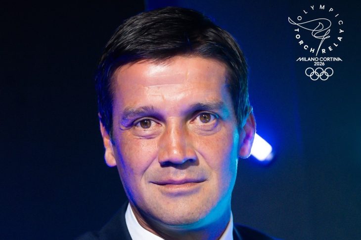 cristi-chivu-a-fost-ales-sa-duca-torta-olimpica-la-milano!-onoare-uriasa-pentru-romanul-de-la-inter