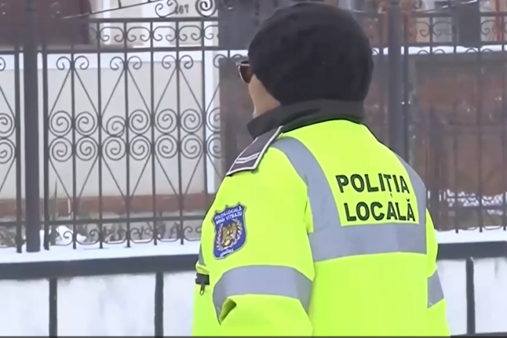 cinci-minori-au-furat-de-la-alt-copil-bonurile-obtinute-in-urma-reciclarii-unor-ambalaje,-in-zona-unui-supermarket-din-bistrita