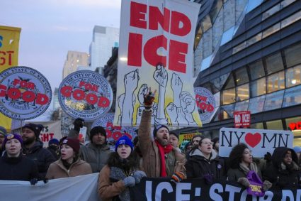 agentii-ice-au-ucis-o-alta-persoana-in-minneapolis,-spun-oficialii,-provocand-ciocniri-cu-protestatarii