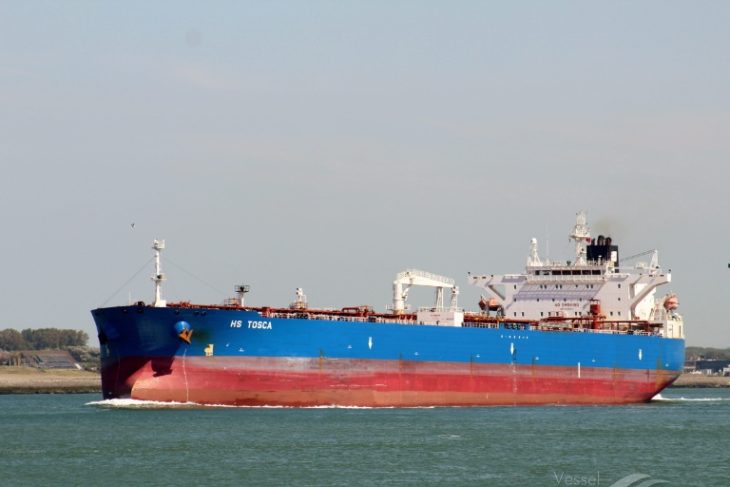 franta-il-retine-pe-capitanul-unui-petrolier-suspectat-ca-opereaza-in-flota-fantoma