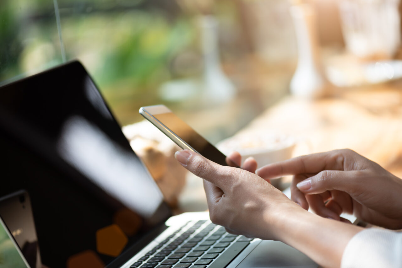 ti-se-supraincalzeste-telefonul-sau-laptopul,-iar-dispozitivul-devine-zgomotos?-ce-trebuie-sa-faci