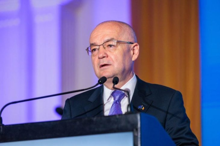 emil-boc,-surprins-intr-o-ipostaza-inedita.-fostul-premier-si-a-demonstrat-talentul-la-dans:-multumesc-clujencelor