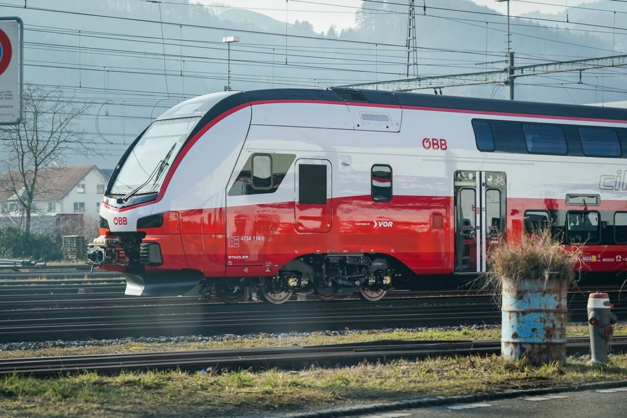 un-roman-a-incercat-sa-fure-un-tren-dintr-o-gara-din-austria,-in-noaptea-de-duminica-spre-luni.-ce-a-facut-barbatul,-dupa-ce-a-fost-prins