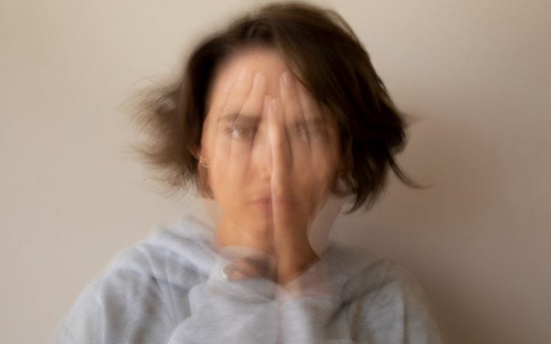 adhd-la-adulti:-fenomen-ignorat-in-romania.-semne,-riscuri-si-ce-arata-qeeg-inainte-de-diagnostic