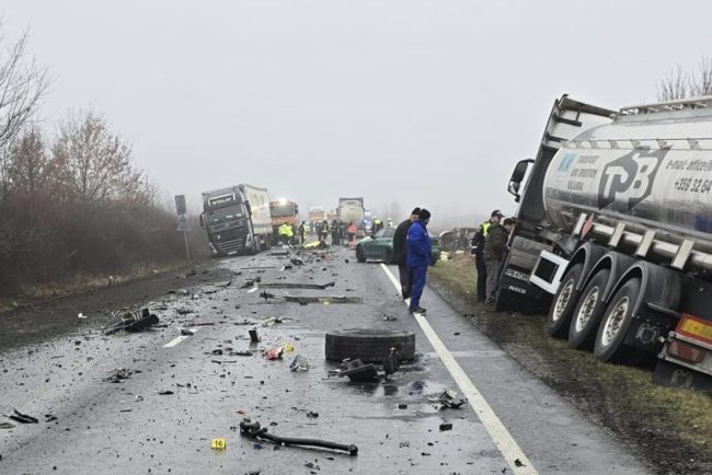 sase-oameni-au-murit-in-urma-unui-accident-deosebit-de-grav-produs-in-timis-pe-drumul-european-e70