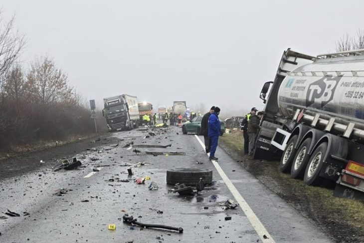 sase-oameni-au-murit-in-urma-unui-accident-deosebit-de-grav-produs-in-timis-pe-drumul-european-e70