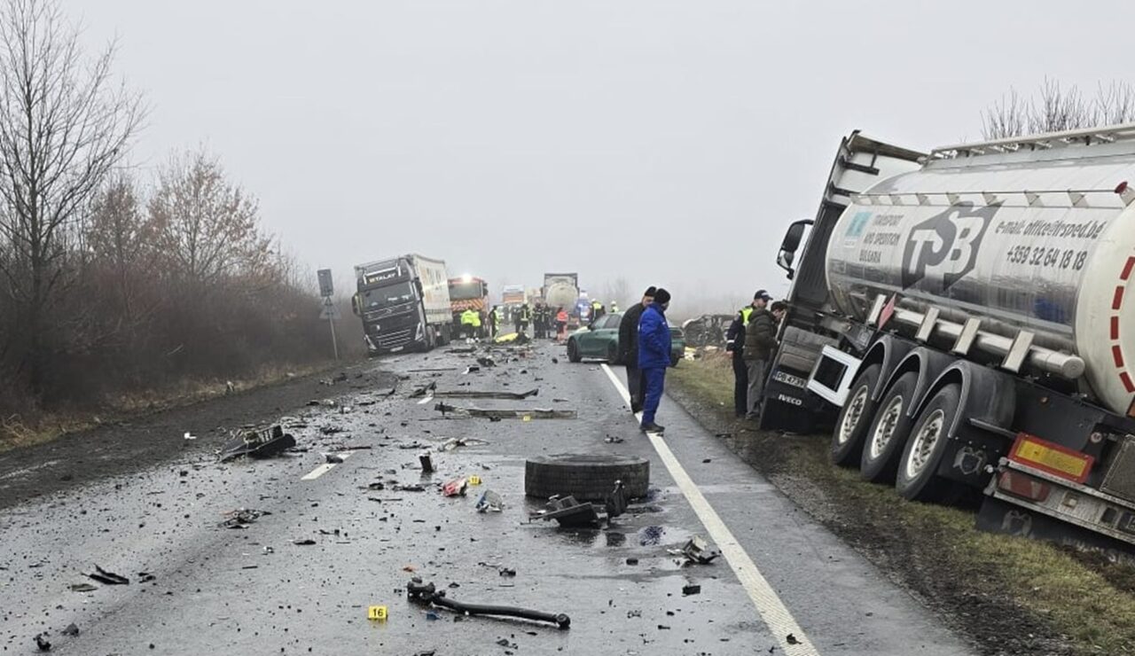 sase-oameni-au-murit-in-urma-unui-accident-deosebit-de-grav-produs-in-timis-pe-drumul-european-e70