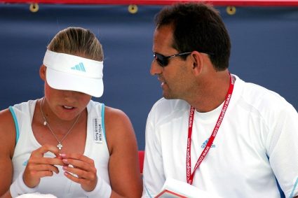 dupa-ce-l-a-acuzat-pe-ilie-nastase,-marea-campioana-vizeaza-acum-un-antrenor-de-top:-wta-a-demarat-o-ancheta