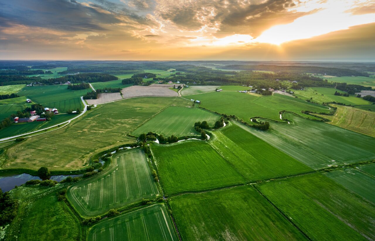 preturile-terenurilor-agricole-cresc-in-toata-europa.-o-anomalie-interesanta:-pretul-terenului-arabil-din-franta,-mai-redus-decat-cel-din-romania