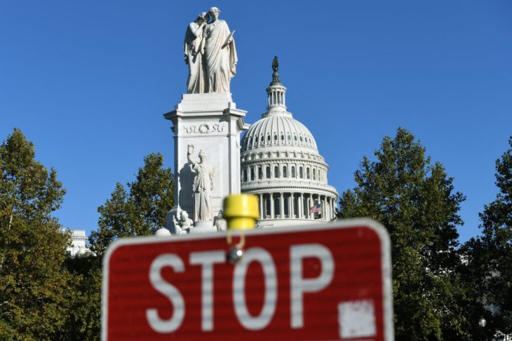„shutdown”-guvernamental-evitat-in-ultimul-moment:-acord-politic-temporar-in-sua-pe-fondul-tensiunilor-legate-de-imigratie