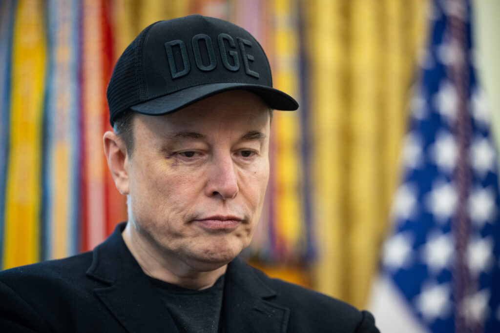 emailuri-arata-ca-elon-musk-a-discutat-cu-jeffrey-epstein-despre-o-vizita-pe-insula-acestuia