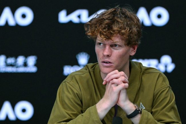jannik-sinner-a-explicat-de-ce-a-pierdut-in-fata-lui-novak-djokovic,-ajuns-la-38-de-ani:-din-cauza-varstei-face-asta