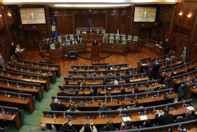 kosovo:-victoria-lui-albin-kurti-la-parlamentare-a-fost-confirmata-dupa-renumararea-voturilor