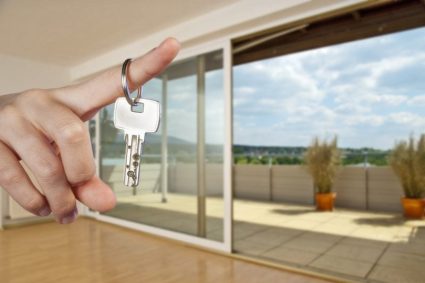 motivul-pentru-care-ar-trebui-sa-ti-agati-cheile-vechi-pe-balcon.-din-ce-in-ce-mai-multi-europeni-apeleaza-la-acest-truc