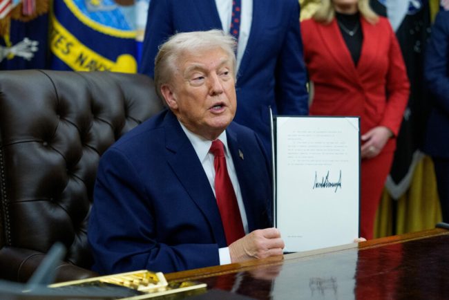 trump-spune-ca-sua-discuta-cu-liderii-cubei-pentru-un-posibil-acord