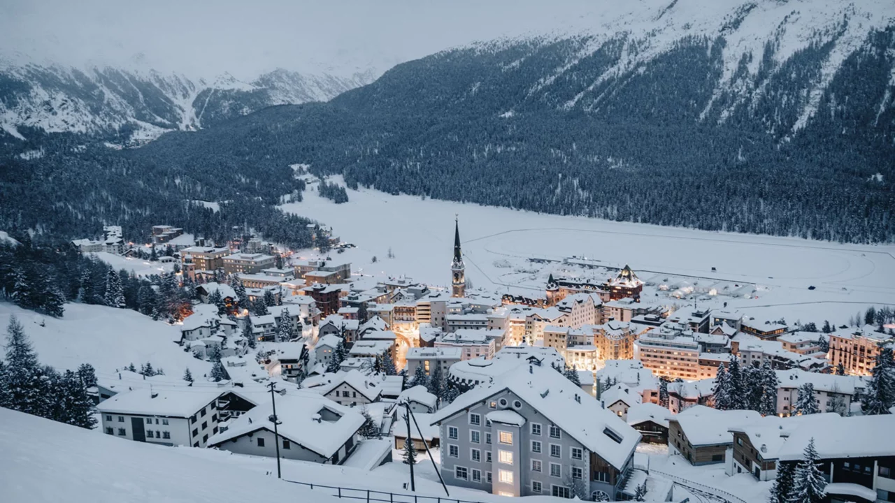 romanca-socata-de-preturile-din-stmoritz.-cat-a-dat-pe-o-felie-de-pizza